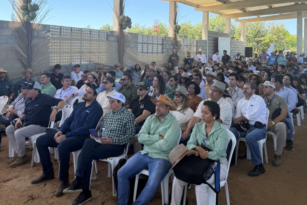 Audience at Farm Visit during Barra Agroshow